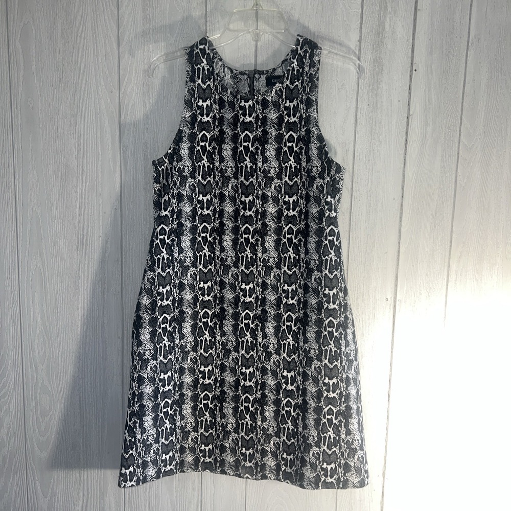 karen kane sleeveless Snake Skin Print Pattern Dress Size M Black& White‎